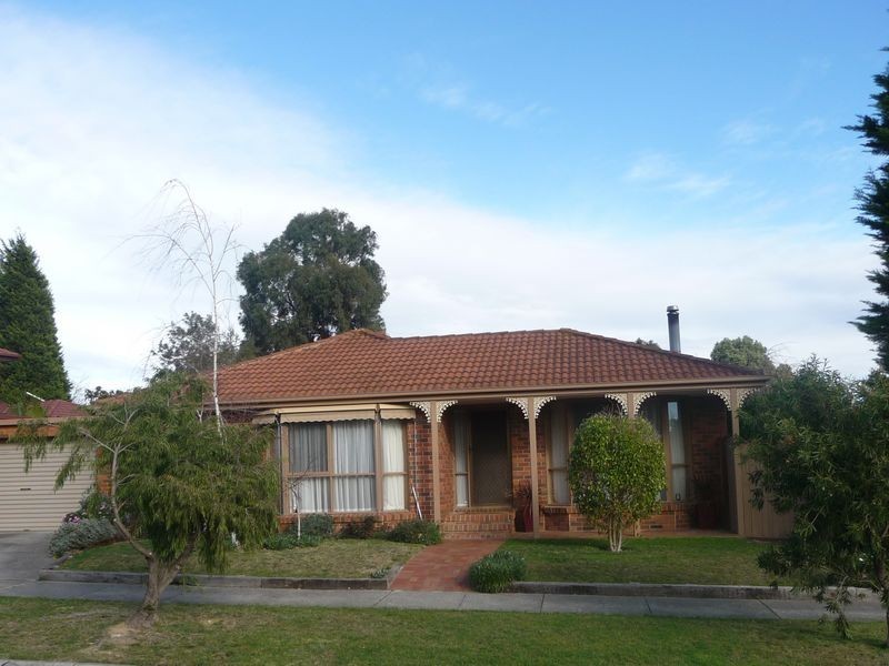 18 Severn Crescent, Rowville VIC 3178