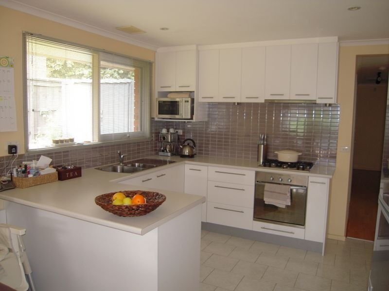 4 Hollyview Court, Rowville VIC 3178