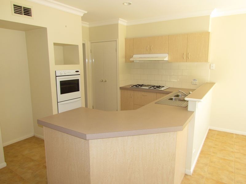 104 Fairway Drive, Rowville VIC 3178