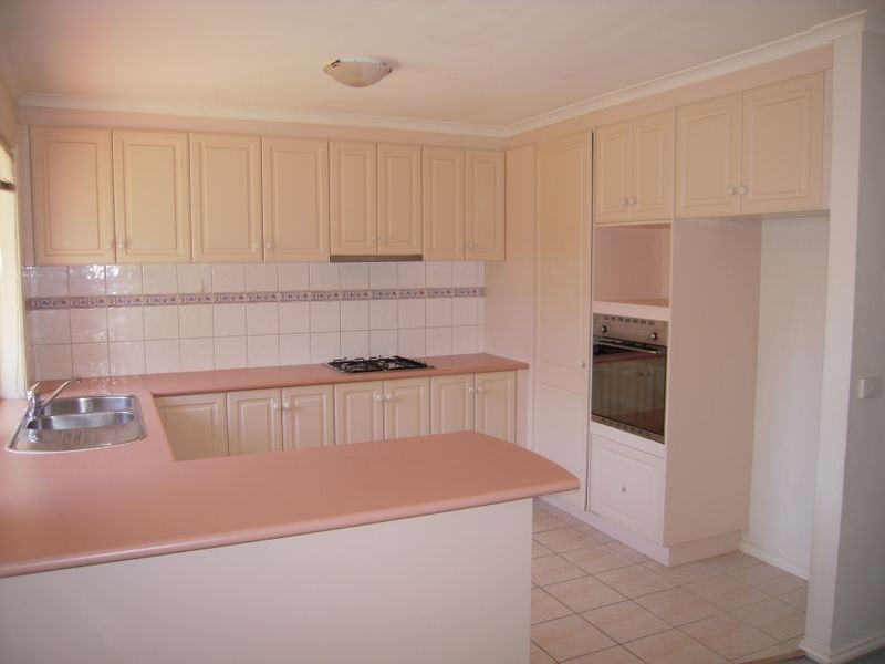 33 Botanic Walk, Mont Albert North VIC 3129