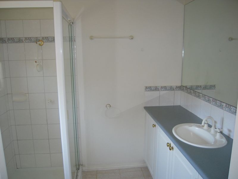 33 Botanic Walk, Mont Albert North VIC 3129