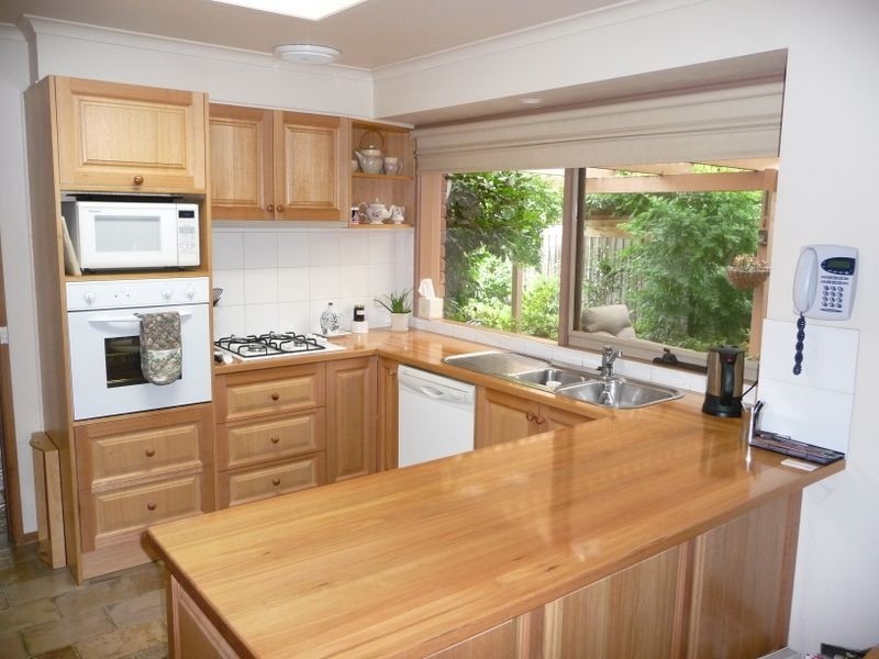 7 Pitfield Crescent, Rowville VIC 3178