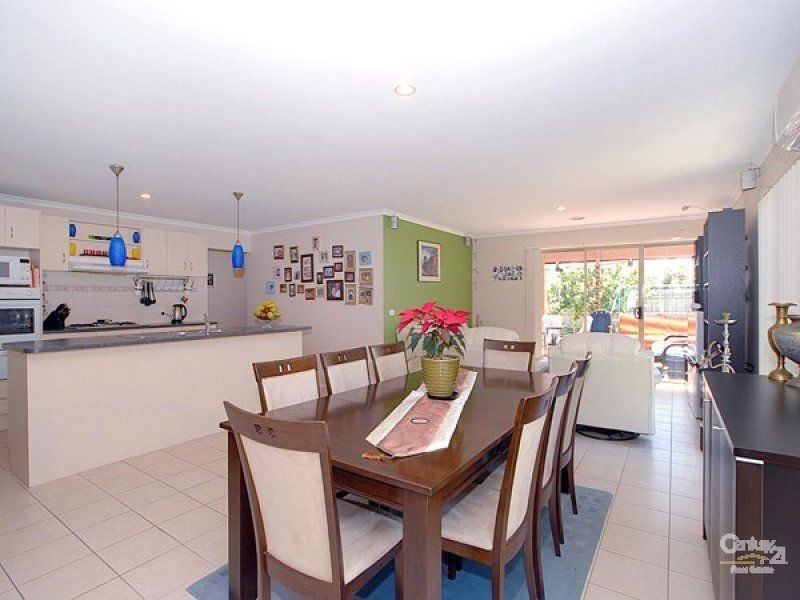 3 Dahlen Place, Berwick VIC 3806