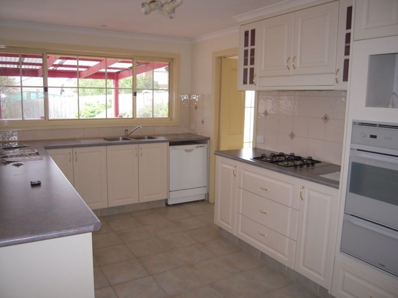 6 Zala Court, Rowville VIC 3178