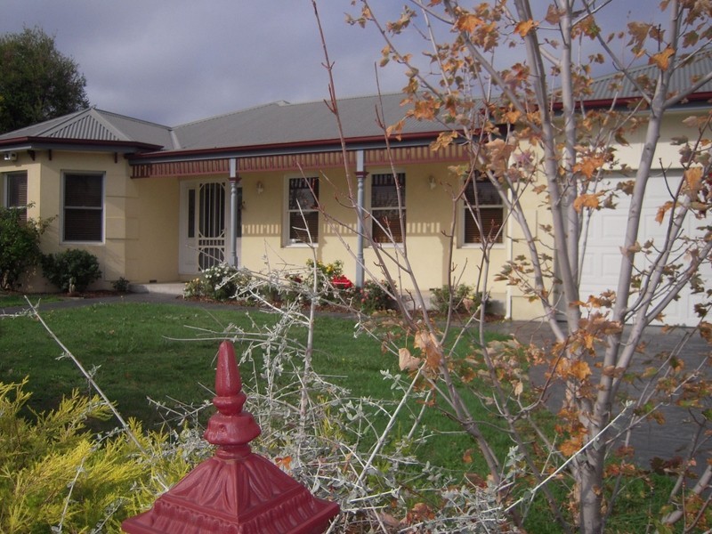 437 Dandelion Drive, Rowville VIC 3178