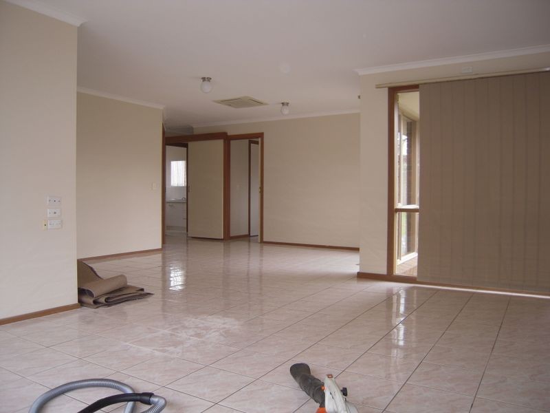 92 Kellbourne Drive, Rowville VIC 3178