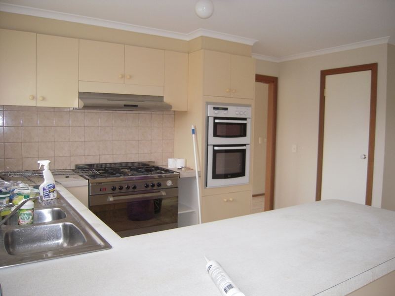 92 Kellbourne Drive, Rowville VIC 3178