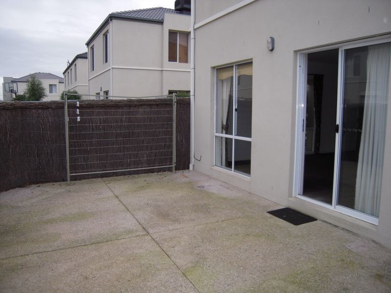 120 Sovereign Manors Crescent, Rowville VIC 3178
