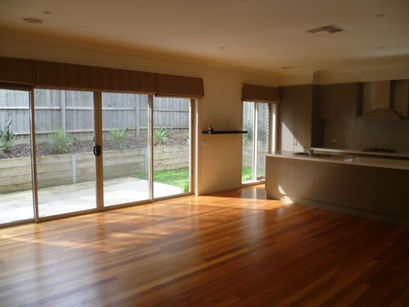 4/4 Saltbush Court, Rowville VIC 3178