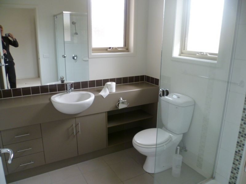 4/4 Saltbush Court, Rowville VIC 3178