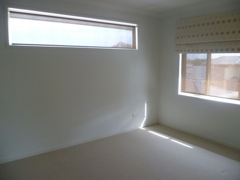 4/4 Saltbush Court, Rowville VIC 3178