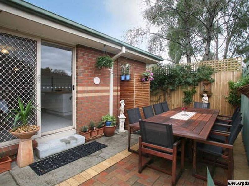 2/152 Dandelion Drive, Rowville VIC 3178