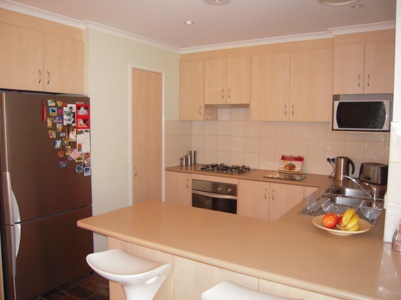 43 Mantung Crescent, Rowville VIC 3178