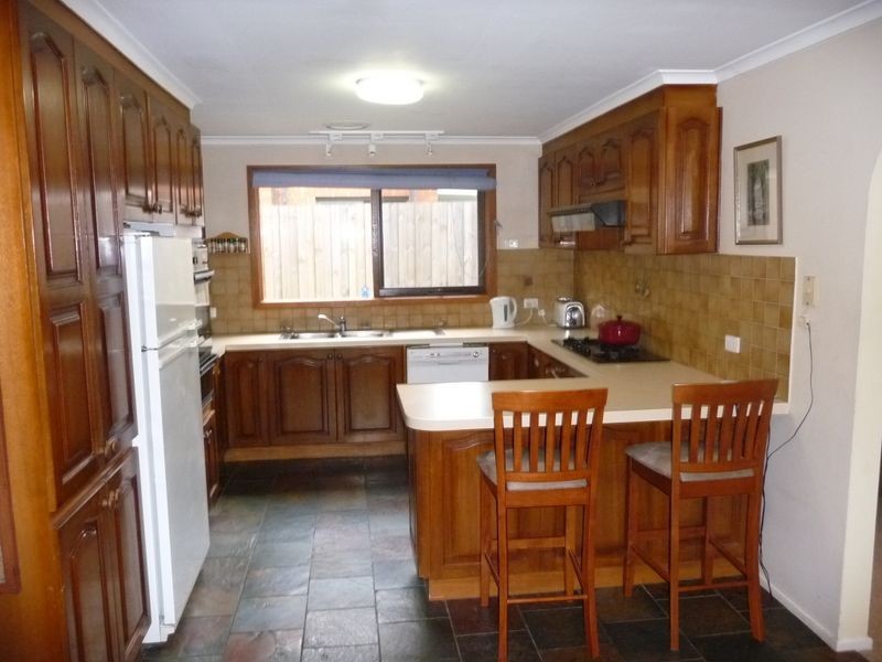 11 Chelmsford Court, Ferntree Gully VIC 3156