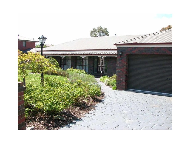 4 Miramah Close, Rowville VIC 3178