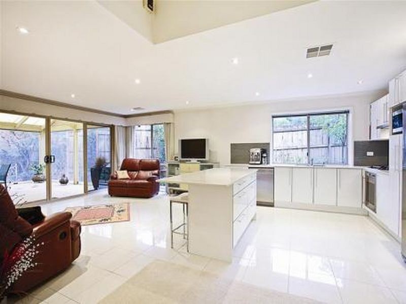 2 Huron Close, Rowville VIC 3178