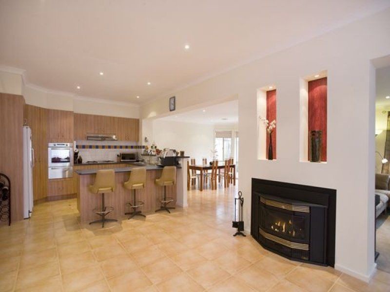 38 Whitecliffe Drive, Rowville VIC 3178