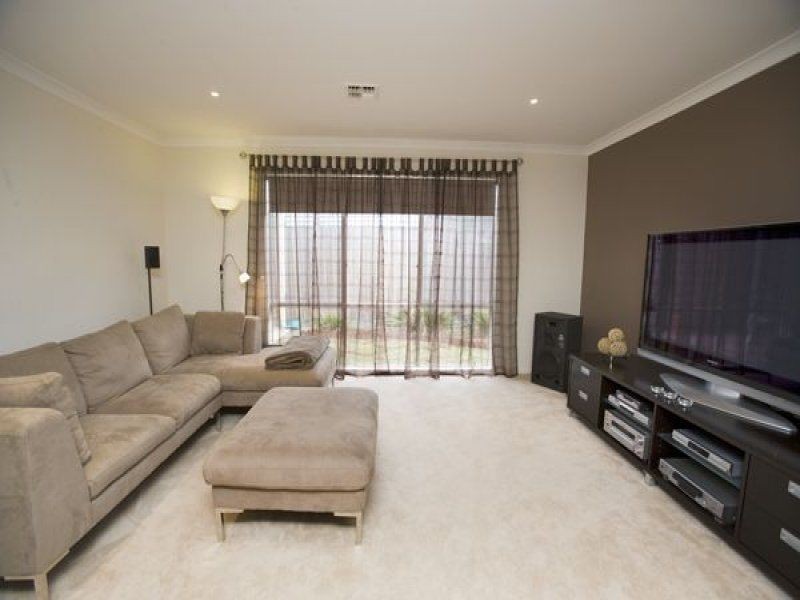 38 Whitecliffe Drive, Rowville VIC 3178