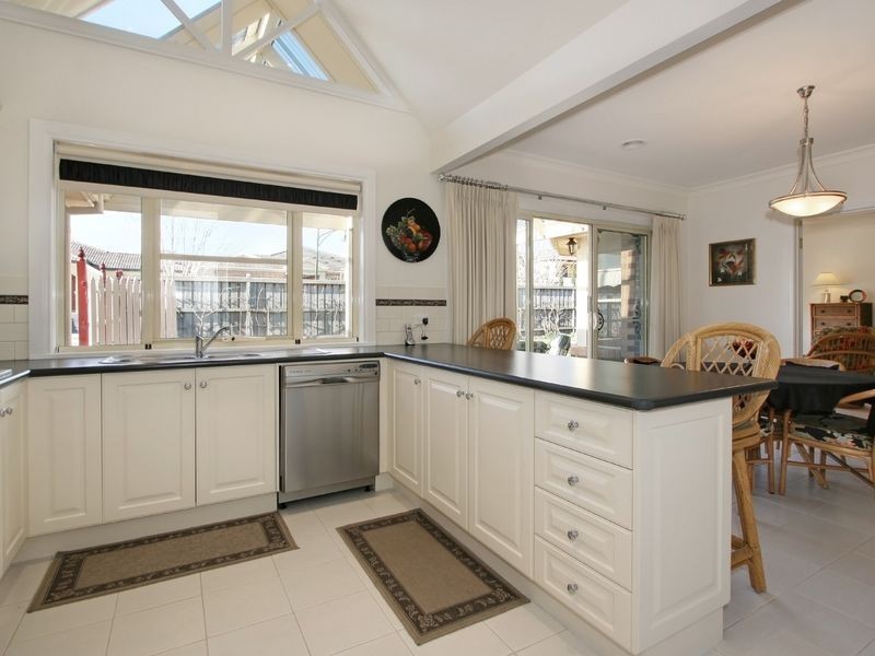 54 Kilcunda Drive, Rowville VIC 3178