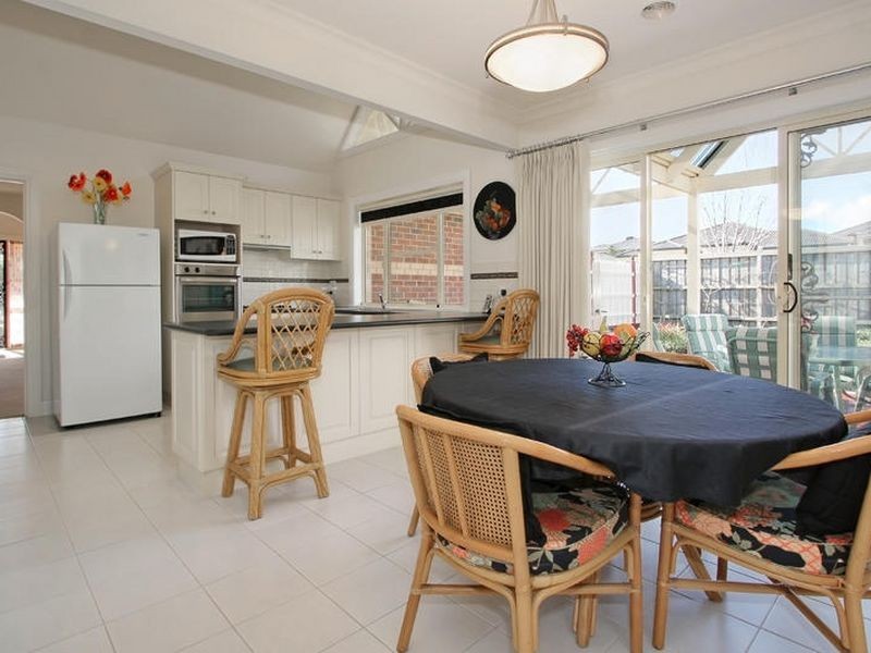 54 Kilcunda Drive, Rowville VIC 3178