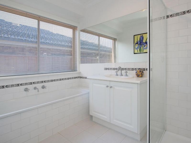 54 Kilcunda Drive, Rowville VIC 3178