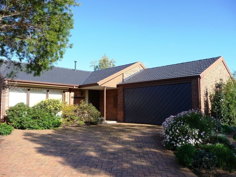 4 Cardinia Way, Rowville VIC 3178
