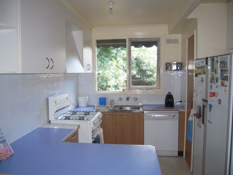 18 Stamford Crescent, Rowville VIC 3178