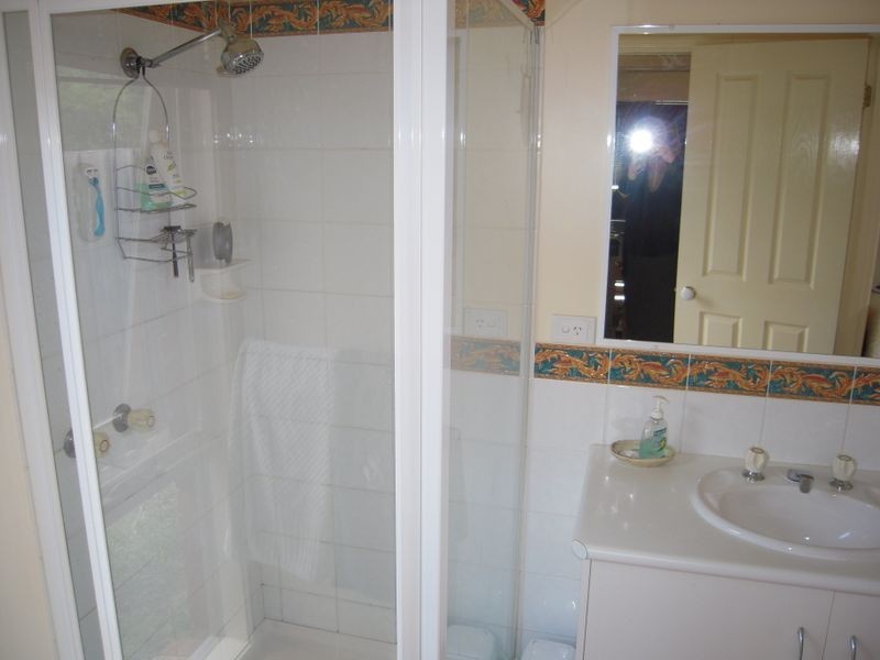 18 Stamford Crescent, Rowville VIC 3178