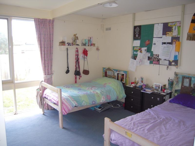 18 Stamford Crescent, Rowville VIC 3178