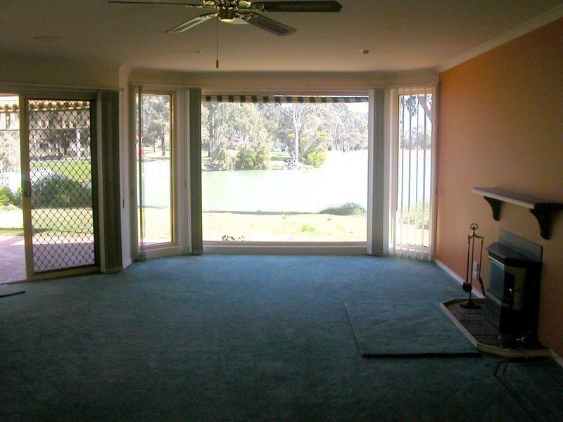 2 Cairn Curren Close, Rowville VIC 3178