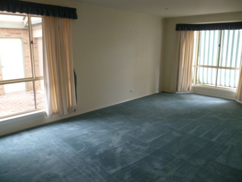 2 Cairn Curren Close, Rowville VIC 3178