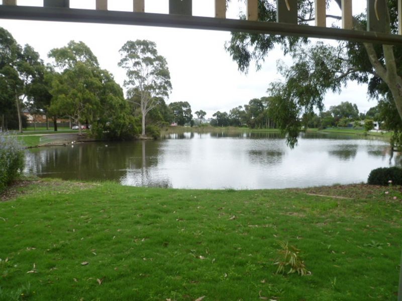 2 Cairn Curren Close, Rowville VIC 3178