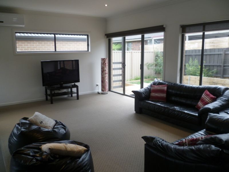 1/42 Commercial Road, Ferntree Gully VIC 3156