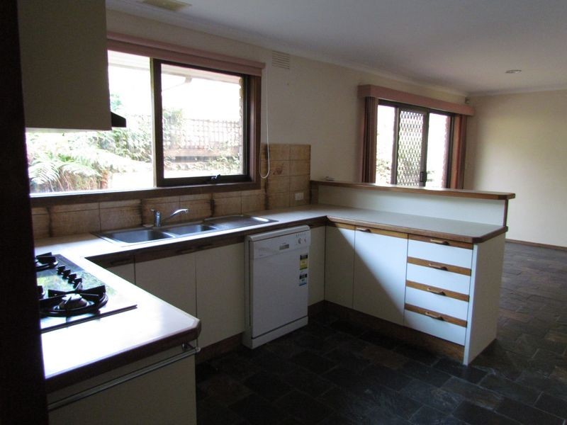 6 Superior Avenue, Rowville VIC 3178