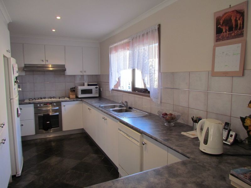 83 Bryden Drive, Ferntree Gully VIC 3156