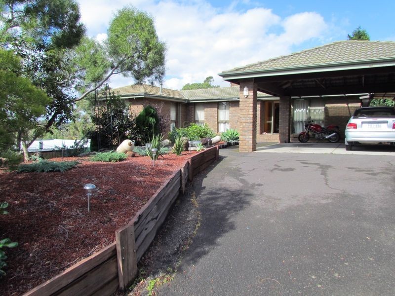 13 Gymea Drive, Rowville VIC 3178