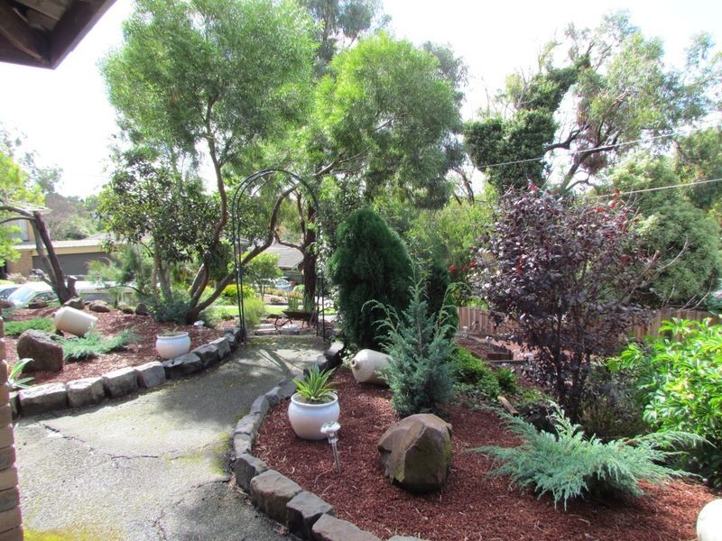 13 Gymea Drive, Rowville VIC 3178