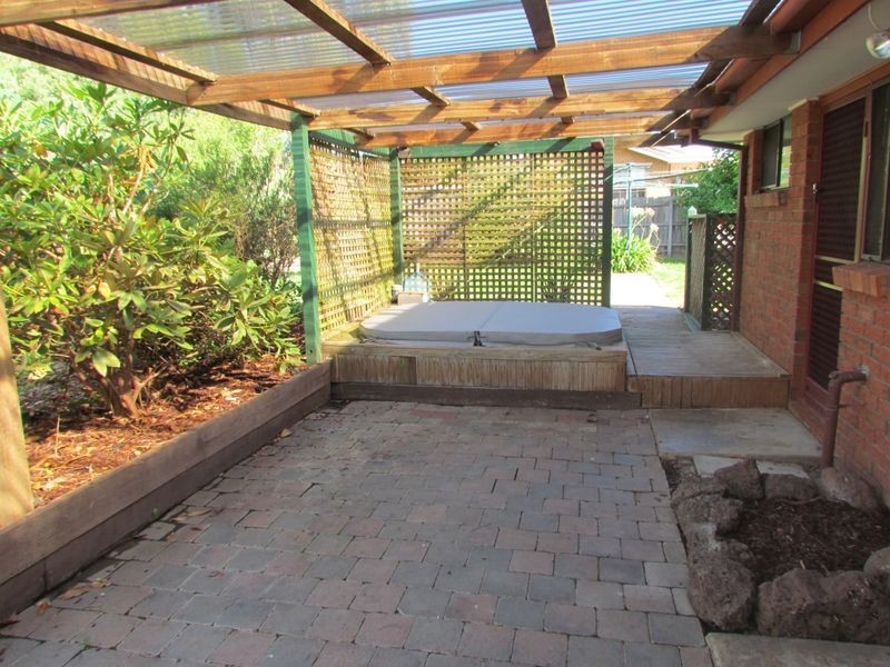 9 Moss Court, Rowville VIC 3178