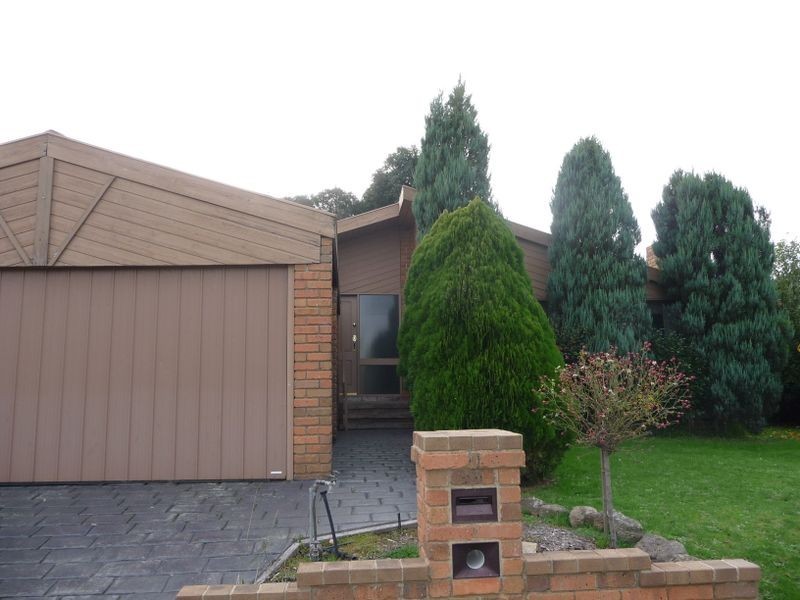 20 Bellfield Drive, Lysterfield VIC 3156