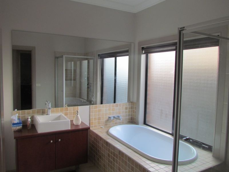 3 Regents Park Court, Rowville VIC 3178