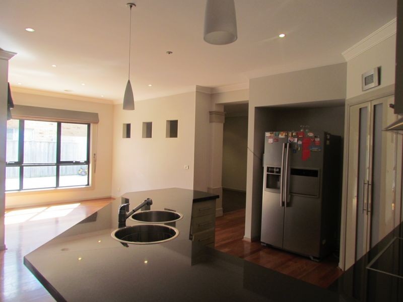 3 Regents Park Court, Rowville VIC 3178