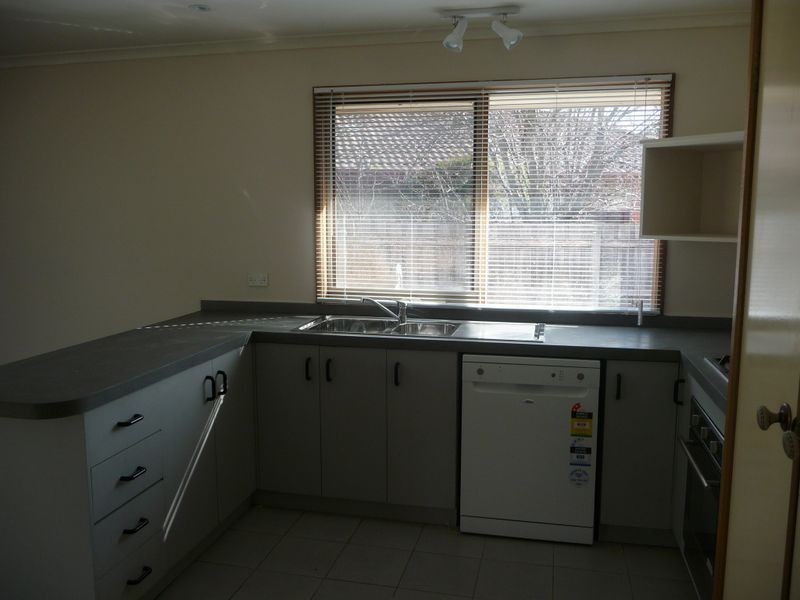 172 Waradgery Drive, Rowville VIC 3178