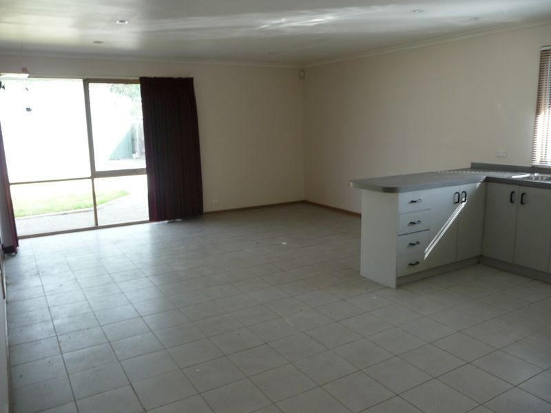 172 Waradgery Drive, Rowville VIC 3178