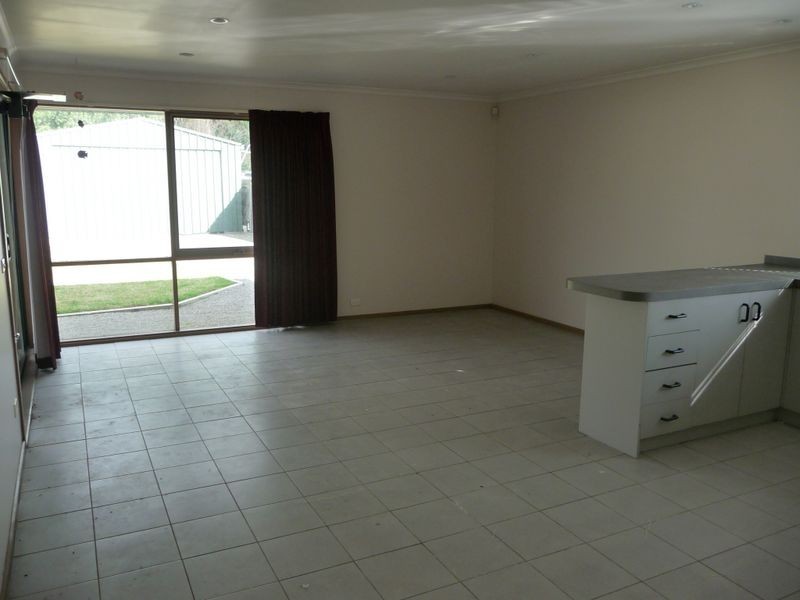 172 Waradgery Drive, Rowville VIC 3178