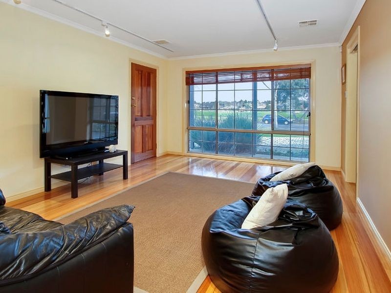 44 Lakeside Boulevard, Rowville VIC 3178