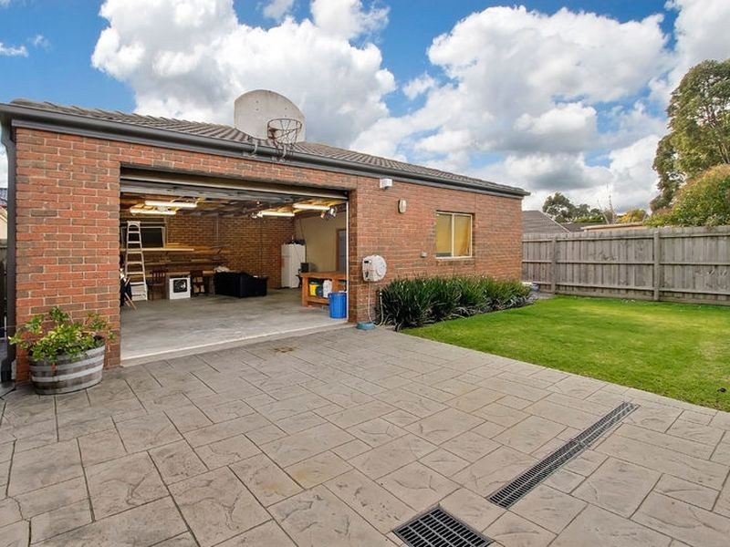 44 Lakeside Boulevard, Rowville VIC 3178