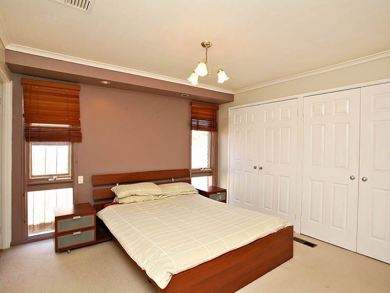 6 Everglades Court, Rowville VIC 3178