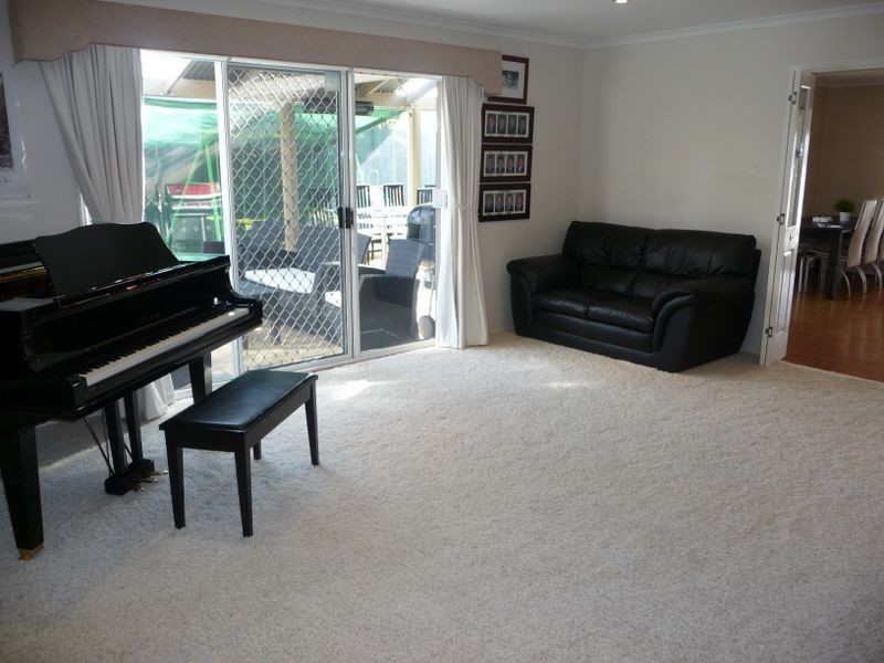 97 Quail Way, Rowville VIC 3178