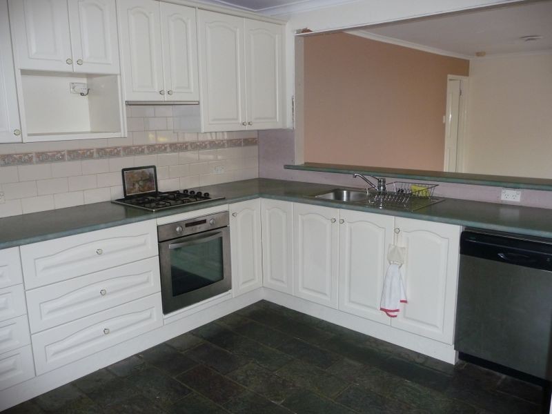 19 Stamford Crescent, Rowville VIC 3178