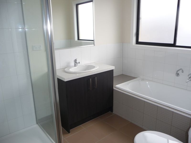 5/55-59 Fairholme Boulevard, Berwick VIC 3806